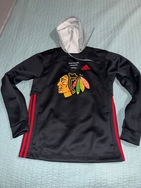ADIDAS NHL CHICAGO BLACKHAWKS SKATE LACE PRIMEBLUE TEAM PULLOVER HOODIE NEW!